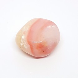 Opale Rose pierre roulée proposée par Gaiance Minéraux