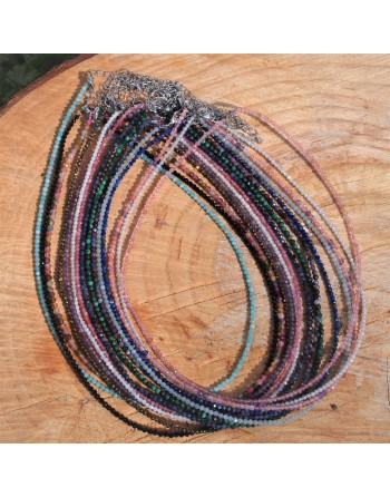 Collier Spinelle en perles naturelles facettées 2 mm proposé par Gaiance Minéraux