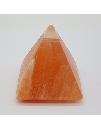 Pyramide Sélénite Orange proposée par Gaiance Minéraux