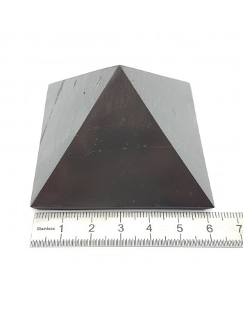 Pyramide shungite 6cm proposée par Gaiance Minéraux