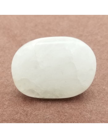 Quartz laiteux, pierre roulée proposée par Gaiance Minéraux