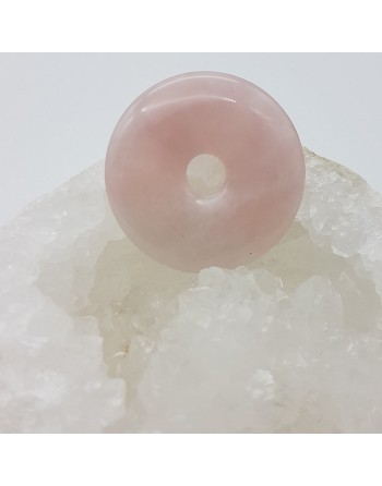 Pendentif donut Quartz Rose proposé par Gaiance Minéraux