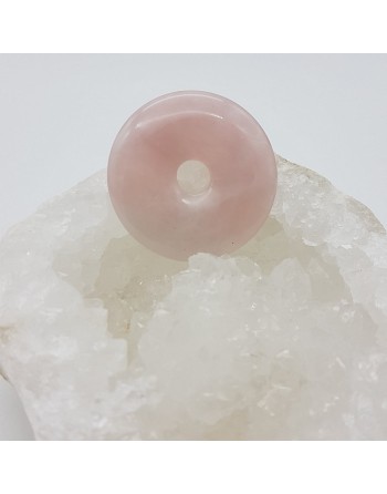 Pendentif donut Quartz Rose proposé par Gaiance Minéraux