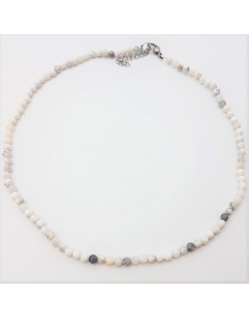 Collier perles naturelles facettées de 4mm Howlite Blanche proposé par Gaiance Minéraux