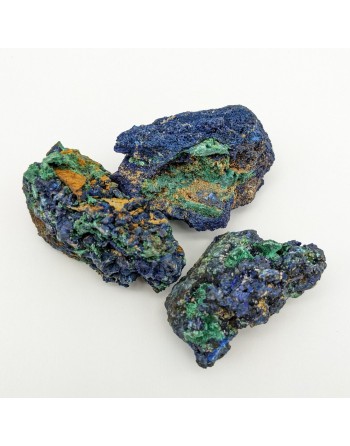 Azurite sous forme de cristaux bruts proposé par Gaiance Minéraux
