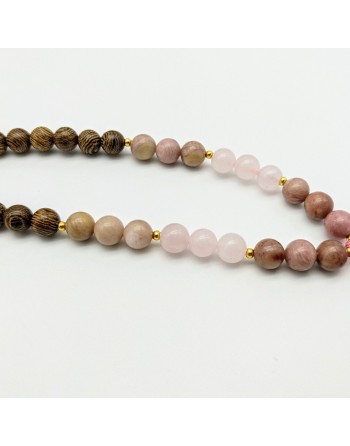 Mala en perles naturelles de quartz rose et rhodonite proposé par Gaiance Minéraux